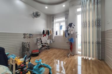 Bán nhà Mễ Cốc,P15,Quận 8 , 110m2 1 trệt, 3 lầu,sân thượng. chỉ 5 tỷ4