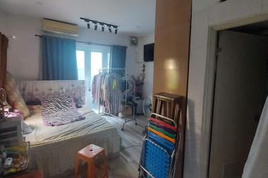 BÁN NHÀ: HẺM 3 GÁC ĐỖ CỬA - VÀI BƯỚC RA HXH - NHÀ ĐẸP - NỘI THẤT TỐT - 3 TẦNG KIÊN CỐ.GIÁ 2TỶ6  