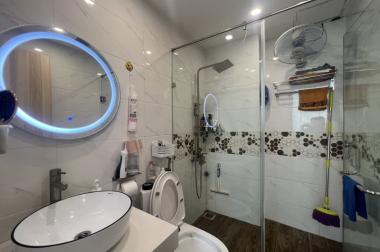 Bán nhà Ngọc Lâm ,Long Biên 3 tầng ,46m2 ,Mt 5m ,gần phố  nhỉnh 5 tỷ