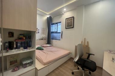 Bán nhà Ngọc Lâm ,Long Biên 3 tầng ,46m2 ,Mt 5m ,gần phố  nhỉnh 5 tỷ