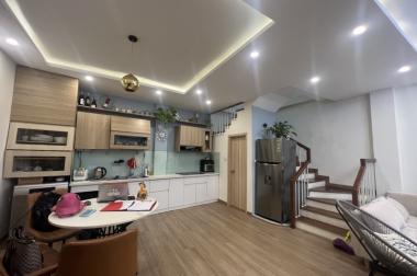 Bán nhà Ngọc Lâm ,Long Biên 3 tầng ,46m2 ,Mt 5m ,gần phố  nhỉnh 5 tỷ