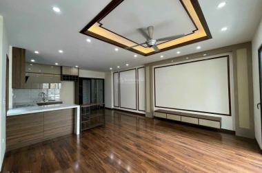 Cần bán gấp căn lô góc ngõ 560 Nguyễn Văn Cừ 60m2x5T, 5m MT. Giá 12.5 tỷ, Gara Ôtô. KD.