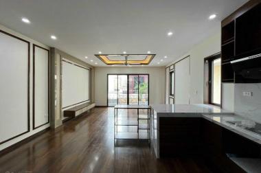 Cần bán gấp căn lô góc ngõ 560 Nguyễn Văn Cừ 60m2x5T, 5m MT. Giá 12.5 tỷ, Gara Ôtô. KD.