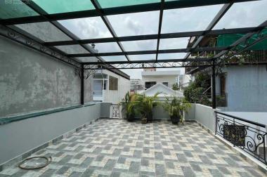 Cần bán gấp căn lô góc ngõ 560 Nguyễn Văn Cừ 60m2x5T, 5m MT. Giá 12.5 tỷ, Gara Ôtô. KD.