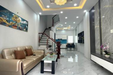 Bán nhà Nguyễn Phúc Chu, hạ chào 5tỷ150,DT 4x13, nhà đẹp ở ngay
