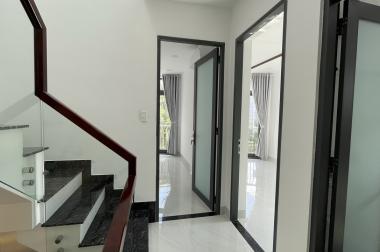 Bán nhà 3 tầng góc 2MT ở Ngọc Hiệp ô tô tận nhà