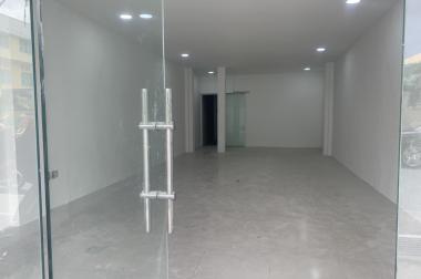 Cho thuê mặt bằng dtsd 200m2, đường Nguyễn Văn Cừ Q1, chỉ 50tr TL