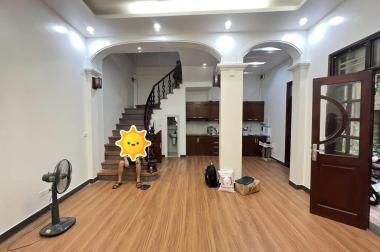 BÁN NHÀ ĐẸP CẦU GIẤY, 1 NHÀ RA PHỐ OTO TRÁNH, NGÕ THÔNG, 46M2, 4 NGỦ, SỔ NỞ HẬU, MẶT 7M