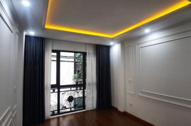   Bán Nhà 4 tầng phố Hào Nam, quận Đống đa, 32m2 giá 4.2 tỷ.