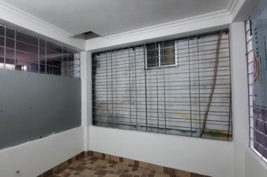   Bán Nhà 4 tầng phố Hào Nam, quận Đống đa, 32m2 giá 4.2 tỷ.