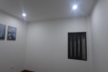   Bán Nhà 4 tầng phố Hào Nam, quận Đống đa, 32m2 giá 4.2 tỷ.