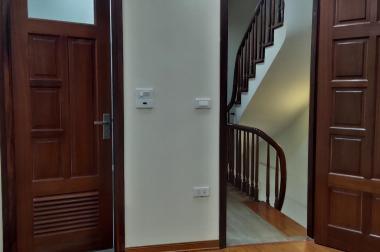 Bán nhà Hoàng Quốc Việt, Võ Chí Công DT 50 m² x 5 t 7 ngủ khép kín giá bán 5.9 tỷ.