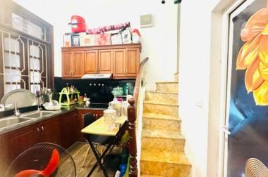 Chính chủ cần bán hoặc cho thuê nhà 4 tầng- 36m2, diện tích sử dụng, 150m. Khu vực Phố Tây Sơn,