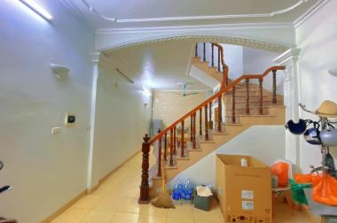 Bán nhà Khúc Thừa Dụ, Cầu Giấy; Gần mặt phố; An sinh đỉnh cao; Nhà đẹp ở ngay; 40m2 x 4 tầng 