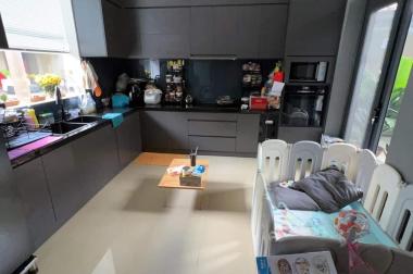 Nhà đẹp gần Nguyễn Thị Định, 85m2 , 5 PN , 5 WC, đường ô tô thông , đang cho thuê