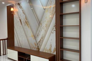 Hiếm Có, Nhà Ngõ 266 Nguyễn Văn Cừ, Hoàng Như Tiếp, 33m2, 5 Tầng, Ô Tô, Giá 4 Tỷ