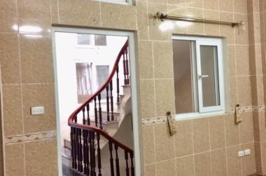 Bán nhà 60m2 x 5 tầng phố Lạc Long Quân quận Tây Hồ giá 7,8 tỷ. Ngõ nông ,rộng thoáng cách ô tô đỗ 10m