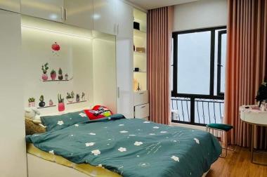 Bán nhà Hoàng Hoa Thám, 31m x 5 tầng, 20m ra mặt phố ô tô đỗ, ngõ nông. Giá 4,6 tỷ