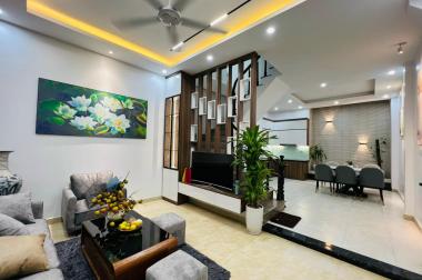 Bán nhà 514 Thuỵ Khuê 46m x 5 tầng, mt: 4m, gần Hồ Tây, gần ô tô, siêu thoáng, giá hợp lý