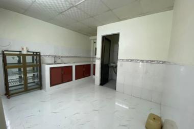 Bán nhà 2 Tầng rộng 100m2, có sân riêng để xe đường Lê Văn Lương Quận 7