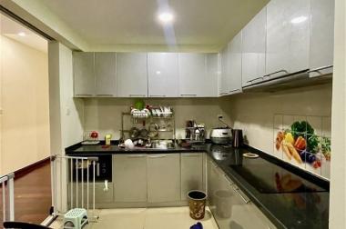 Hàng Hiếm ! Tòa R2 Royall city căn 3PN 2WC - 134m² giá 7.3 tỷ co slot oto