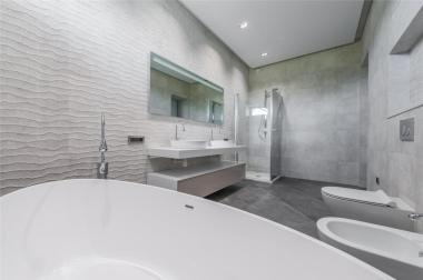 Bán nhà XUÂN THỦY-Bán nhà 32,6m, 3P. Ngủ, ngõ to, nông. Giá : 3,3 tỷ