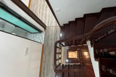 BÁN NHÀ 4 TẦNG 43M2 NỞ HẬU GẦN ÔTÔ, NGÕ PHÂN LÔ THÔNG GẦN PHỐ VƯƠNG THỪA VŨ, CHỈ HƠN 5 TỶ.