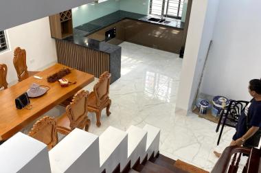 Cho thuê biệt thự bán đảo Linh Đàm, 260m2 5T nhà mới đẹp, phù hợp ở, văn phòng