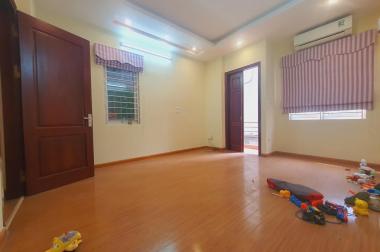 Bán nhà ngõ 622 Minh Khai 46m 4T 4PN 4.45 tỷ, full nội thất, hàng xóm Time City