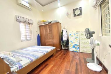 ĐẸP !! Bán nhà Nguyễn Ngọc Vũ 43mx5T 30m ra phố thoáng gần oto hơn 4 ty Cầu Giấy