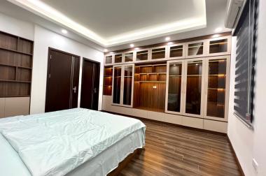 Cần bán nhà mới phố Nguyễn Văn Cừ 70m2, 6T, 4.5m MT, Thang máy, Gara 2 ô tô - full nội thất.