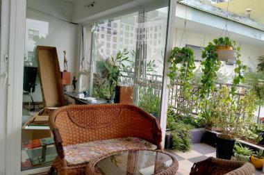 Cần bán Căn hộ penthouse Nguyễn huy Tưởng HN 217m2 4pn 1 sân vườn 