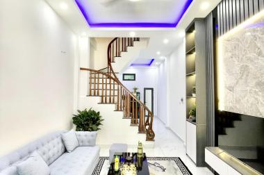 Bán nhà Định Công Thượng 45m x 4 tầng, mt: 3.8m, ô tô 5 tạ đỗ cửa
