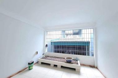 BÁN NHÀ 4TẦNG KĐT AO CÁ,BÒ SÍNH. P.CAO THẮNG. DT:67.5M2,MT:4.5M.H:ĐN !!