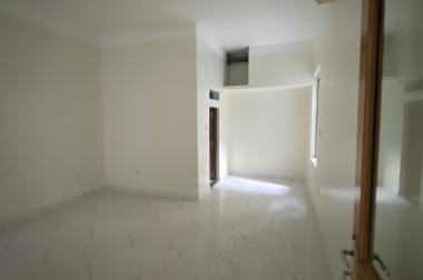 Cho thuê nhà nguyên căn tại Ngõ 222F Đội Cấn, Ba Đình. Nhà rộng 2 thoáng. Chỉ 35tr