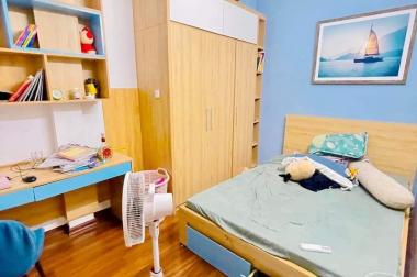 Bán nhà mặt ngõ Vương Thừa Vũ 40m x 5 tầng, mt: 4,5m, nở hậu, kinh doanh sầm uất