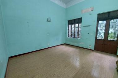 Cho thuê nhà Lạc Long Quân, 70m2, 4T, 3N, ô tô, KD online, 10tr, Cầu Giấy.