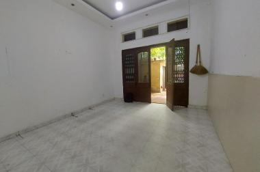 Cho thuê nhà Lạc Long Quân, 70m2, 4T, 3N, ô tô, KD online, 10tr, Cầu Giấy.