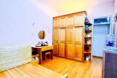 GIA ĐÌNH CHUYỂN CÔNG TÁC CẦN BÁN NHÀ ĐẸP DT:44M2 SỔ ĐỎ 5 TẦNG MT: 3.6M GIÁ:4.05 TỶ VÀI P ĐI BỘ