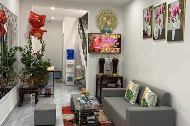 Bán nhà phố Trương Định, 30m x 5, chỉ bán cho chị em phụ nữ, 0945676597