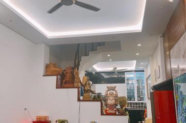 Bán nhà Khương Đình 63m x 5 gầng, mt: 4.2m Giá chào: 7.2 tỷ thương lượng