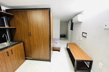 Phòng, CHDV D2(Nguyễn Gia Trí) 20m2 hầm, thang máy