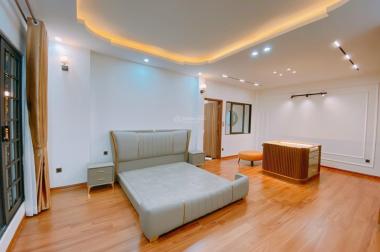Nhà đẹp phố Nguyễn Văn Cừ, 71m2 x 6 tầng, lô góc, gara ôtô, thang máy, KD, nội thất Châu Âu