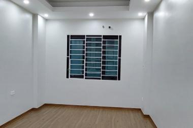 Bán nhà 5T, phố Nguyễn Thái Học, Hà Đông. Vị trí đẹp, cách 1 nhà ra đường ô tô tránh. Giá 4,25 tỷ. Lh 0984672007