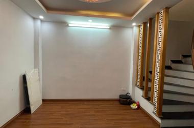 Bán nhà ngõ 236 Khương Đình 42m x 5 tầng, mt: 3.5m, ô tô nhỏ đỗ cửa, chỉ hơn  4 tỷ
