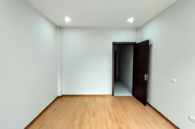 Bán nhà  Mậu Lương-Hà Đông,  Dt 40m2, View hồ, sân chơi thoáng. ôtô đỗ gần, giá 4.xx tỷ.Lh 0984672007
