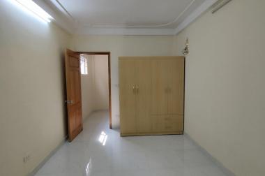 Bán nhà 5T tại Cầu Am-Vạn Phúc-Hà Đông. Ba bước chân ra phố ẩm thực, giá 4,45 tỷ. Lh 0984672007