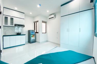 Duy nhất tại Ngã Tư Sở - Bán toà CCMN 11 phòng, thang máy, 3 nhà ra phố - Hơn 8 tỷ