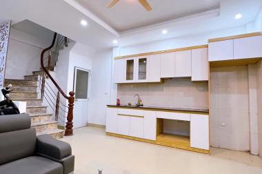   Bán nhà Ngọc Trục-Đại Mỗ, duy nhất 1 căn 30m2x5T, gần chợ Ngọc Trục, ôtô cách 20m, giá 3 tỷ. Lh 0984672007