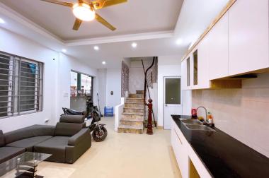   Bán nhà Ngọc Trục-Đại Mỗ, duy nhất 1 căn 30m2x5T, gần chợ Ngọc Trục, ôtô cách 20m, giá 3 tỷ. Lh 0984672007